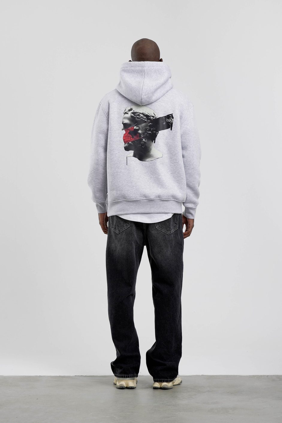 Gri Figür Baskılı Kapüşonlu Sweatshirt
