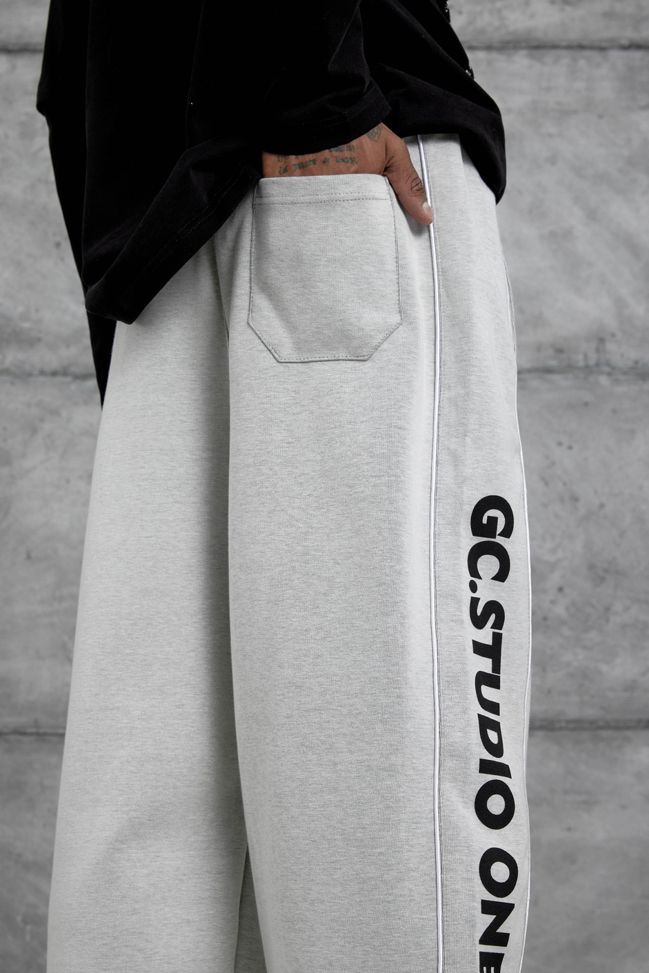 Gri Gc Studio Yazılı Baggy Kalıp Eşofman Altı