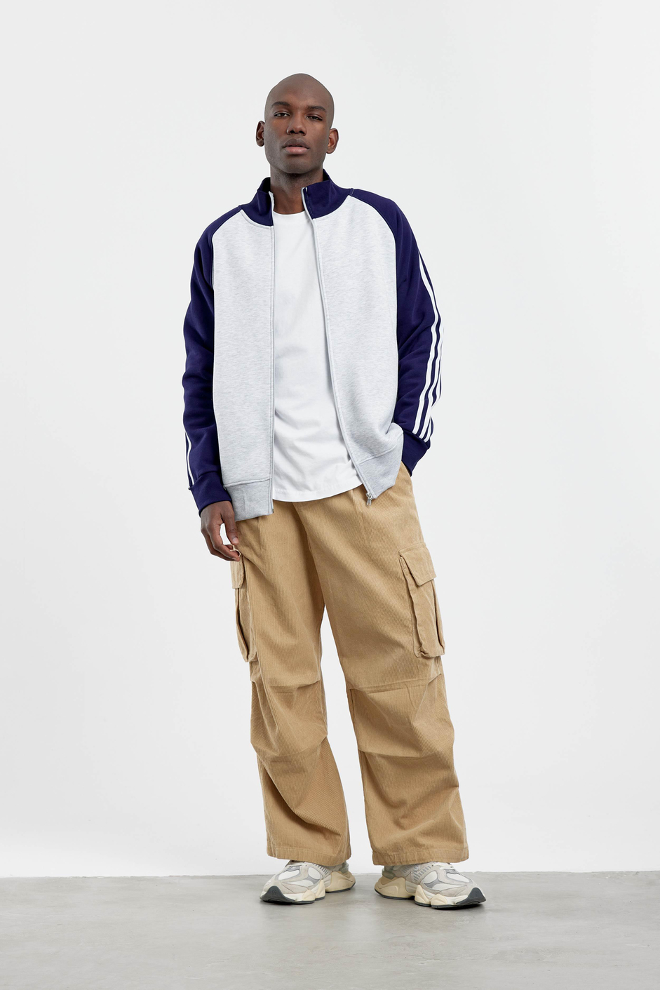 Gri Kolu 3 Çizgili Fermuarlı Sweatshirt