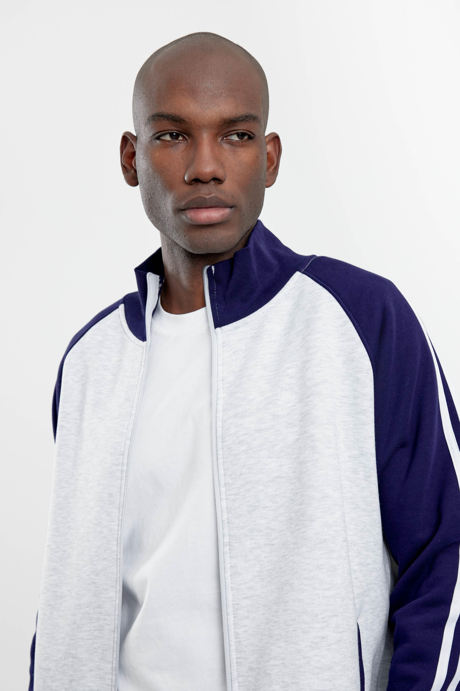 Gri Kolu 3 Çizgili Fermuarlı Sweatshirt