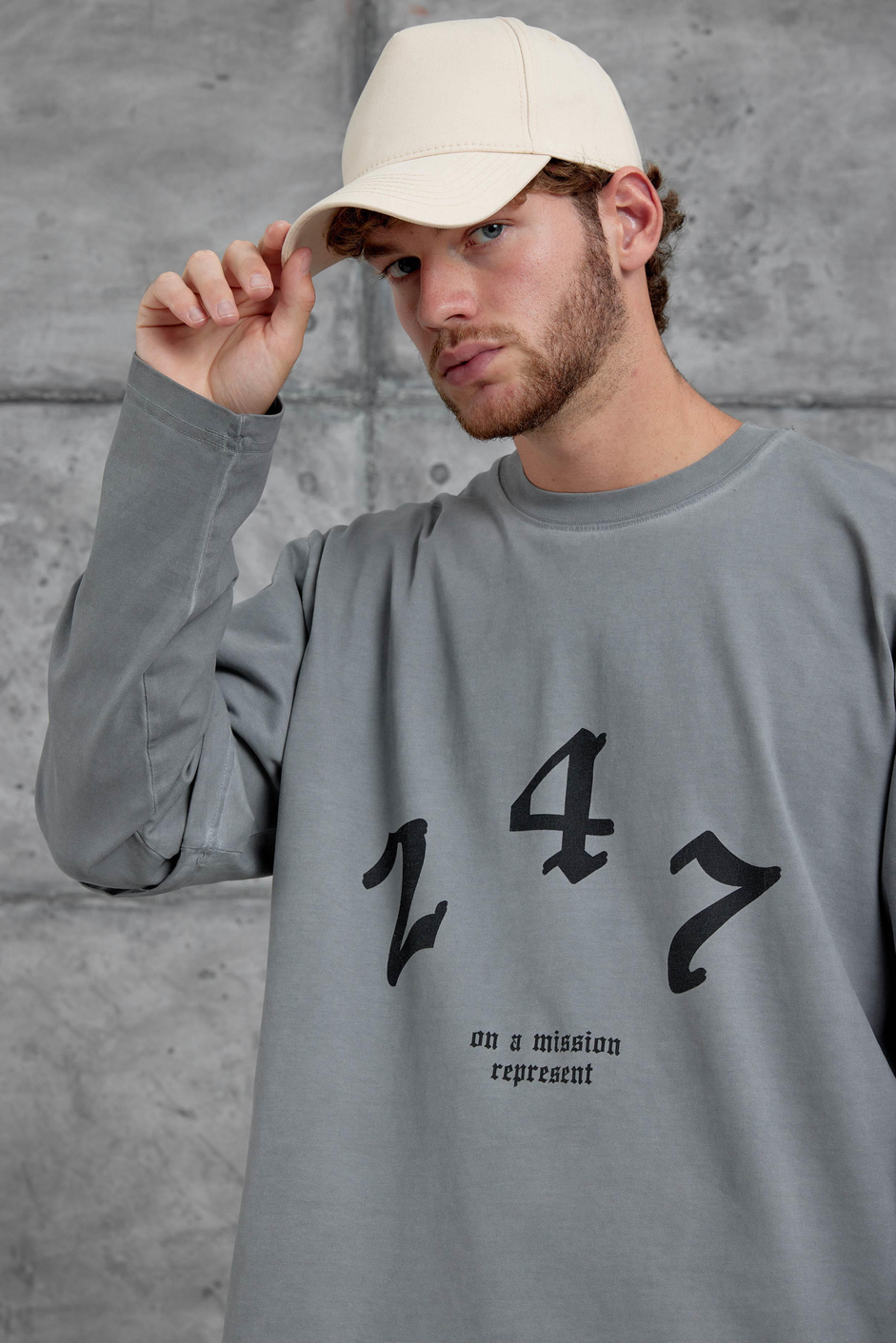 Gri Nmrc 247 Rakam Baskılı Kolu Parçalı Yıkamalı Oversize Sweatshirt