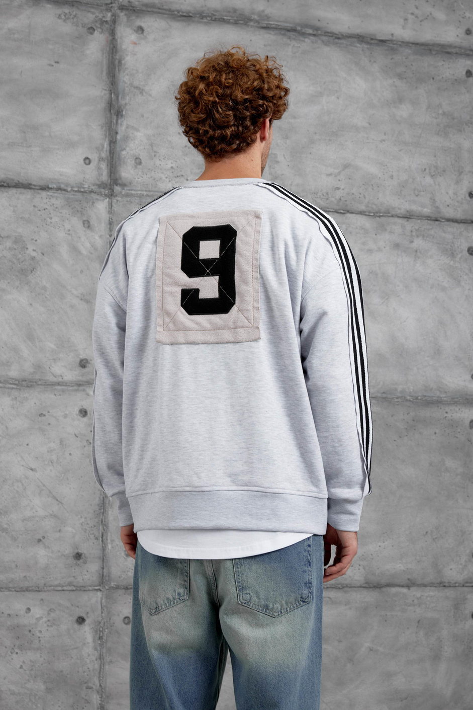 Gri NMRC ŞERİT DETAYLI 9 NUMARA OVERSİZE SWEATSHİRT