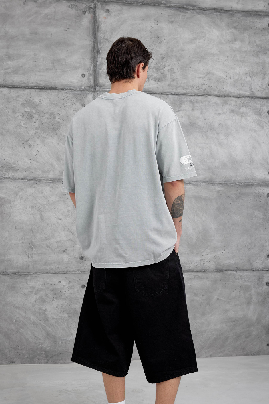 Gri Remember Yazılı Yakımalı Oversize Tshirt
