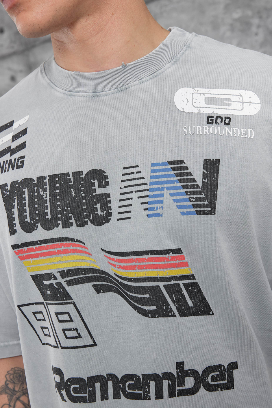Gri Remember Yazılı Yakımalı Oversize Tshirt