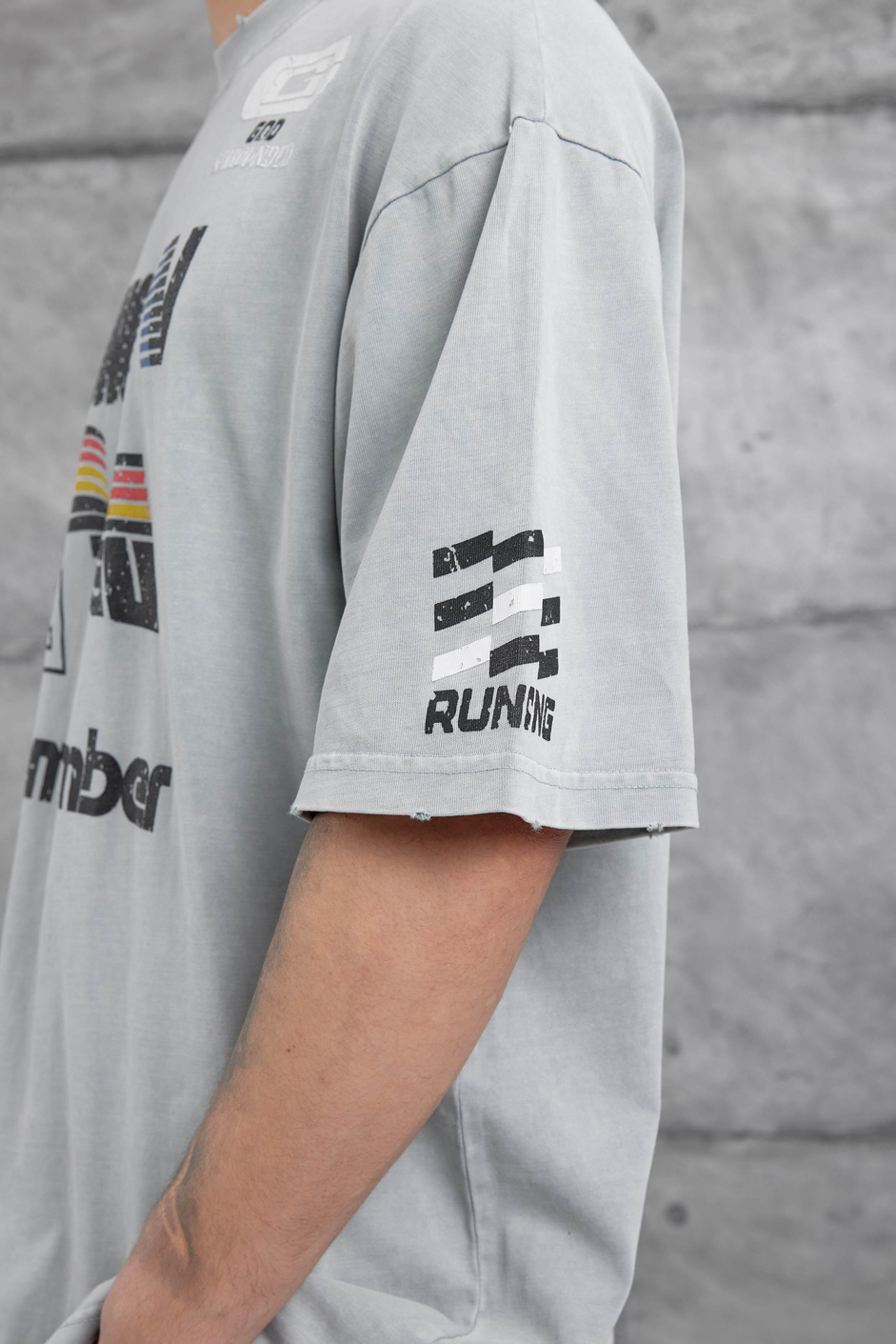 Gri Remember Yazılı Yakımalı Oversize Tshirt
