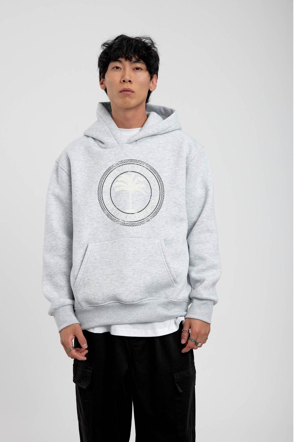 Gri Yazılı Palmiye Baskılı Kapüşonlu Sweatshirt