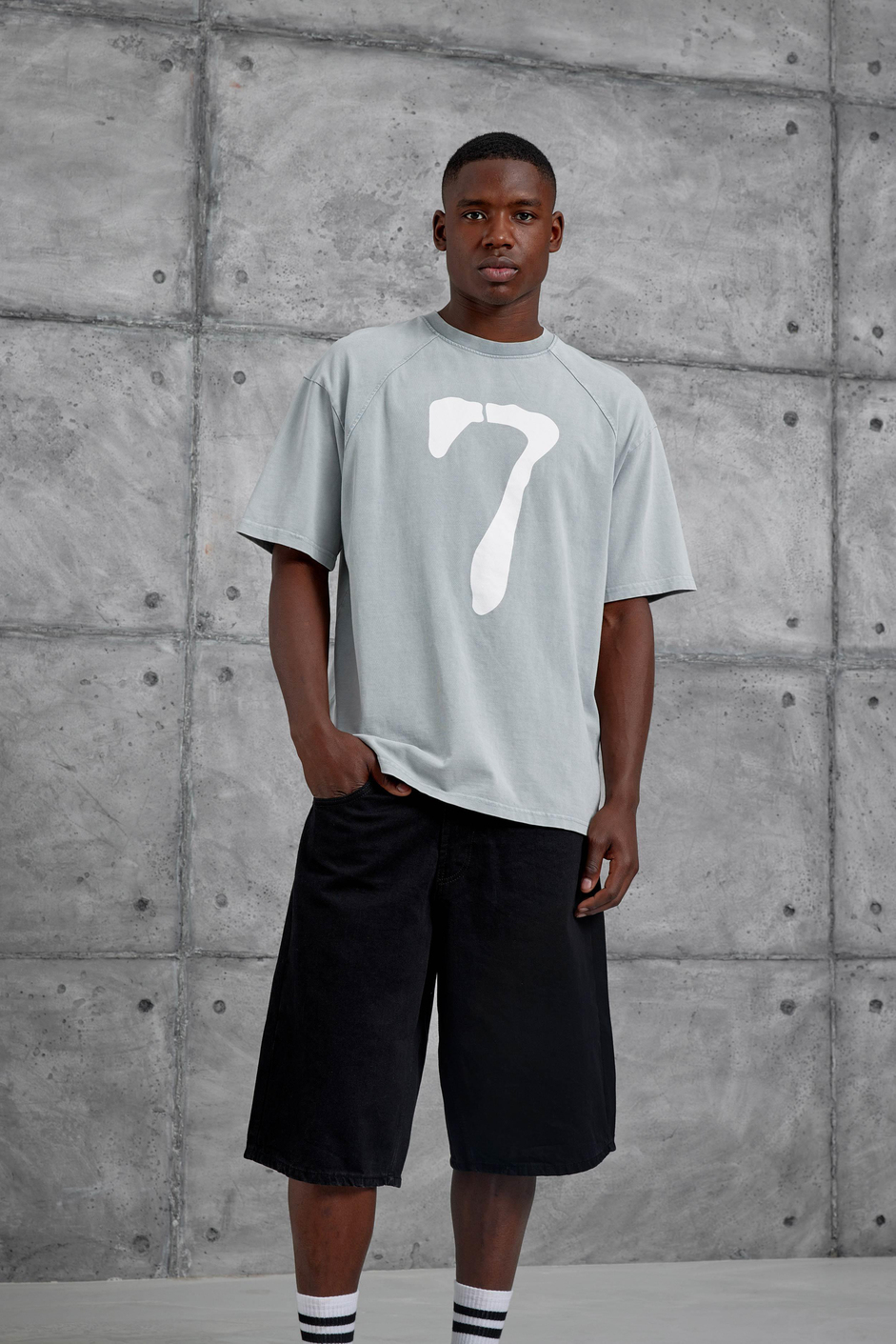 Gri Yedi Numara Baskılı Yıkamalı Oversize Tshirt