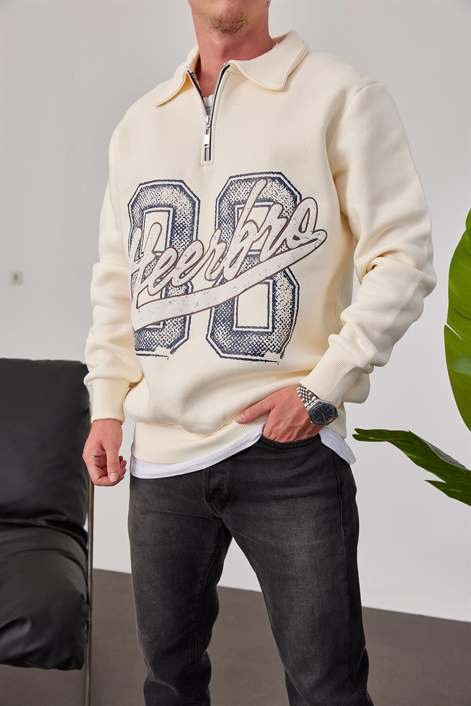 Heerbro Yakası Fermuarlı Krem Sweatshirt