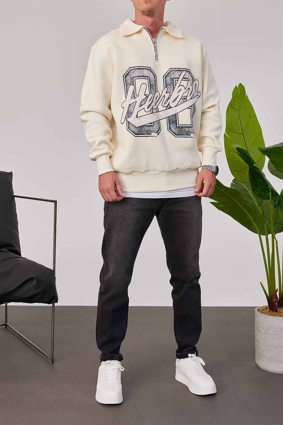 Heerbro Yakası Fermuarlı Krem Sweatshirt