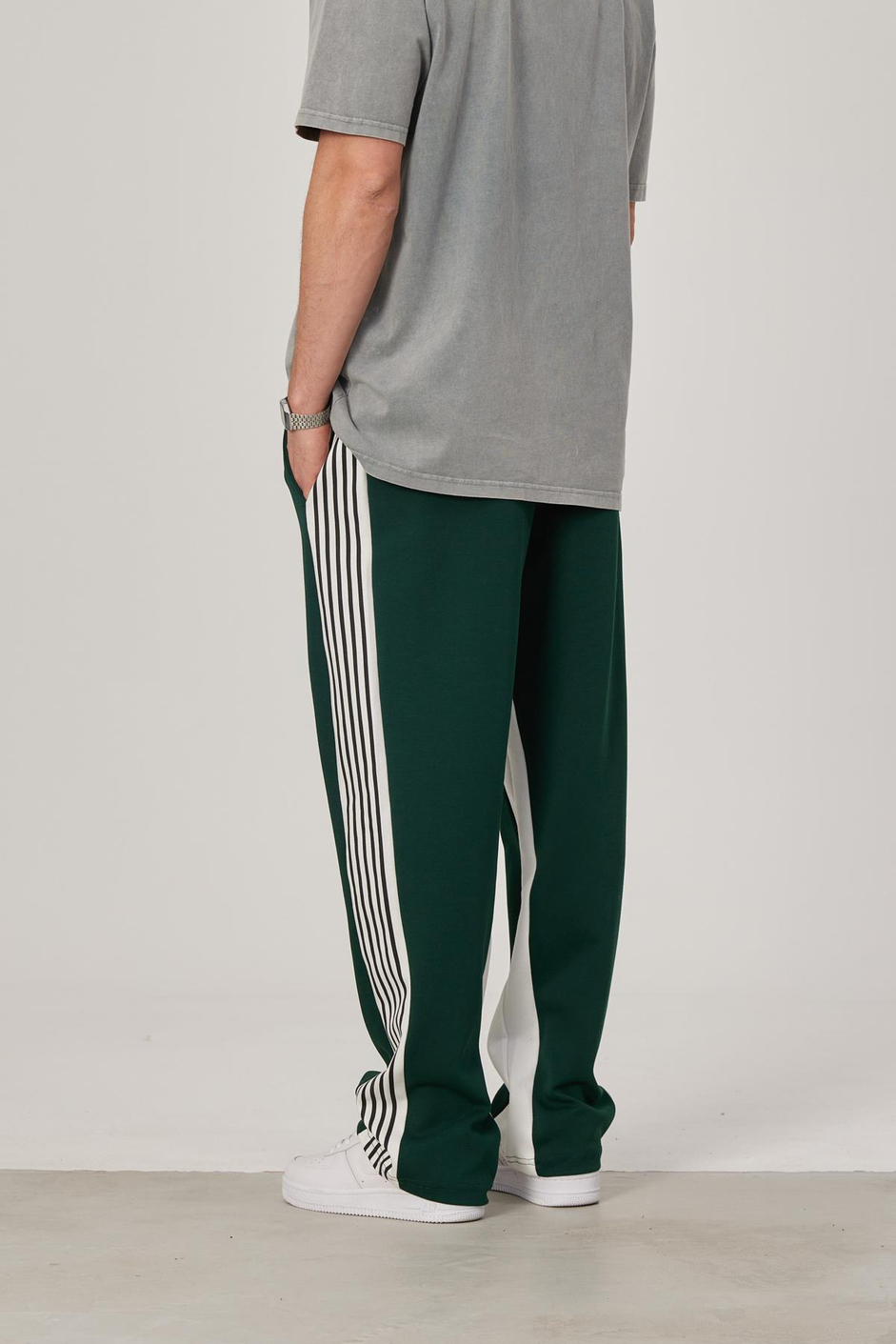 İç Şerit Detaylı Yeşil Eşofman