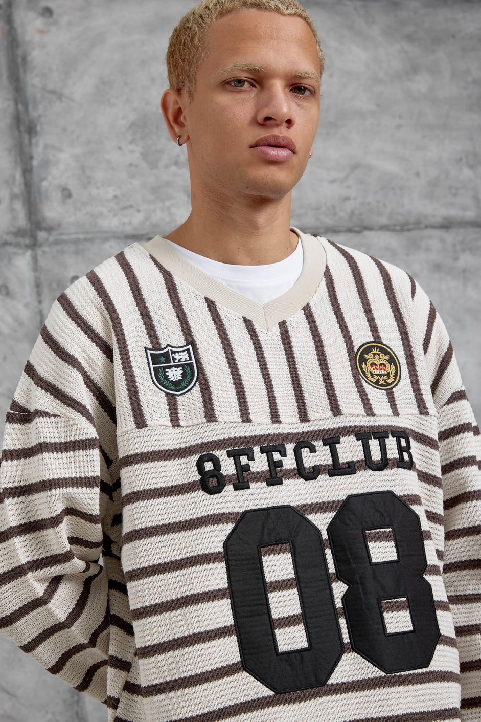 Kahverengi ÇİZGİLİ V YAKA SWEATSHİRT