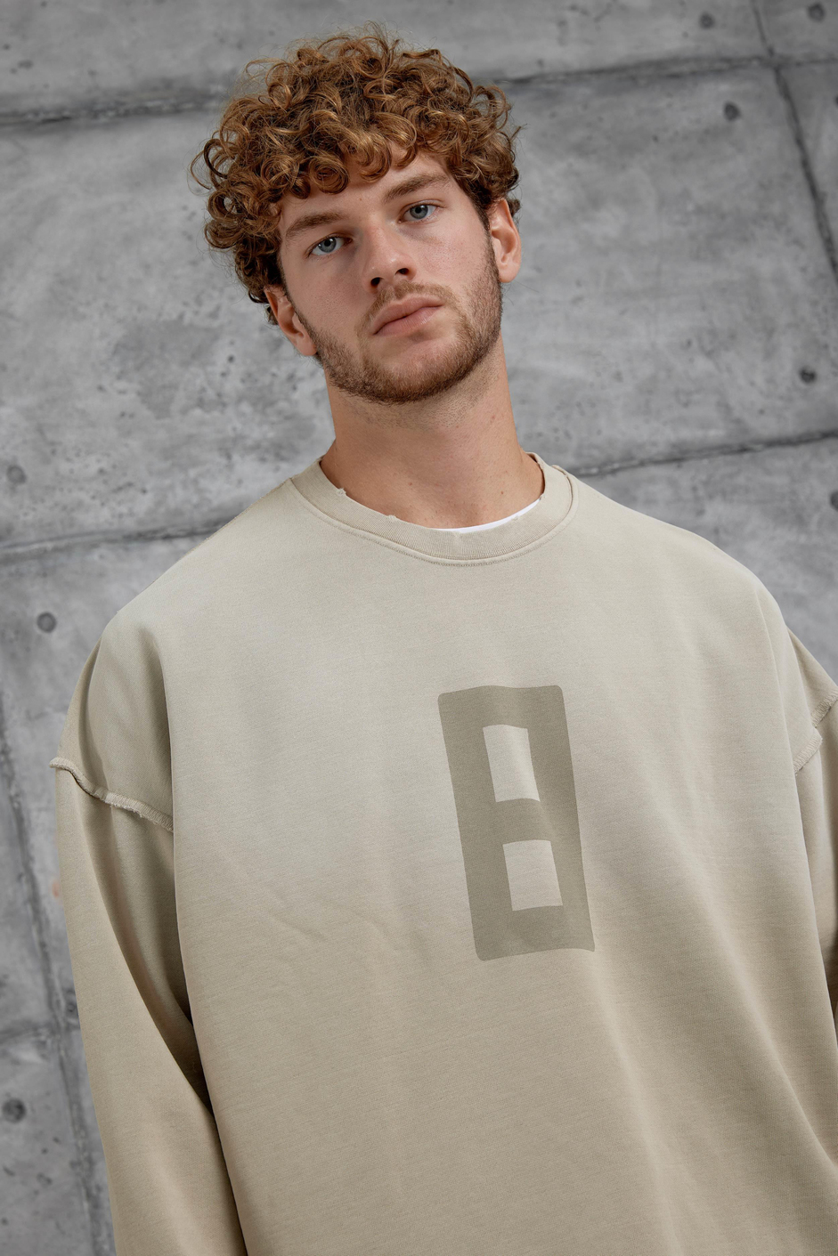 Krem 8 Rakam Baskılı Kolu Parçalı Oversize Sweatshirt
