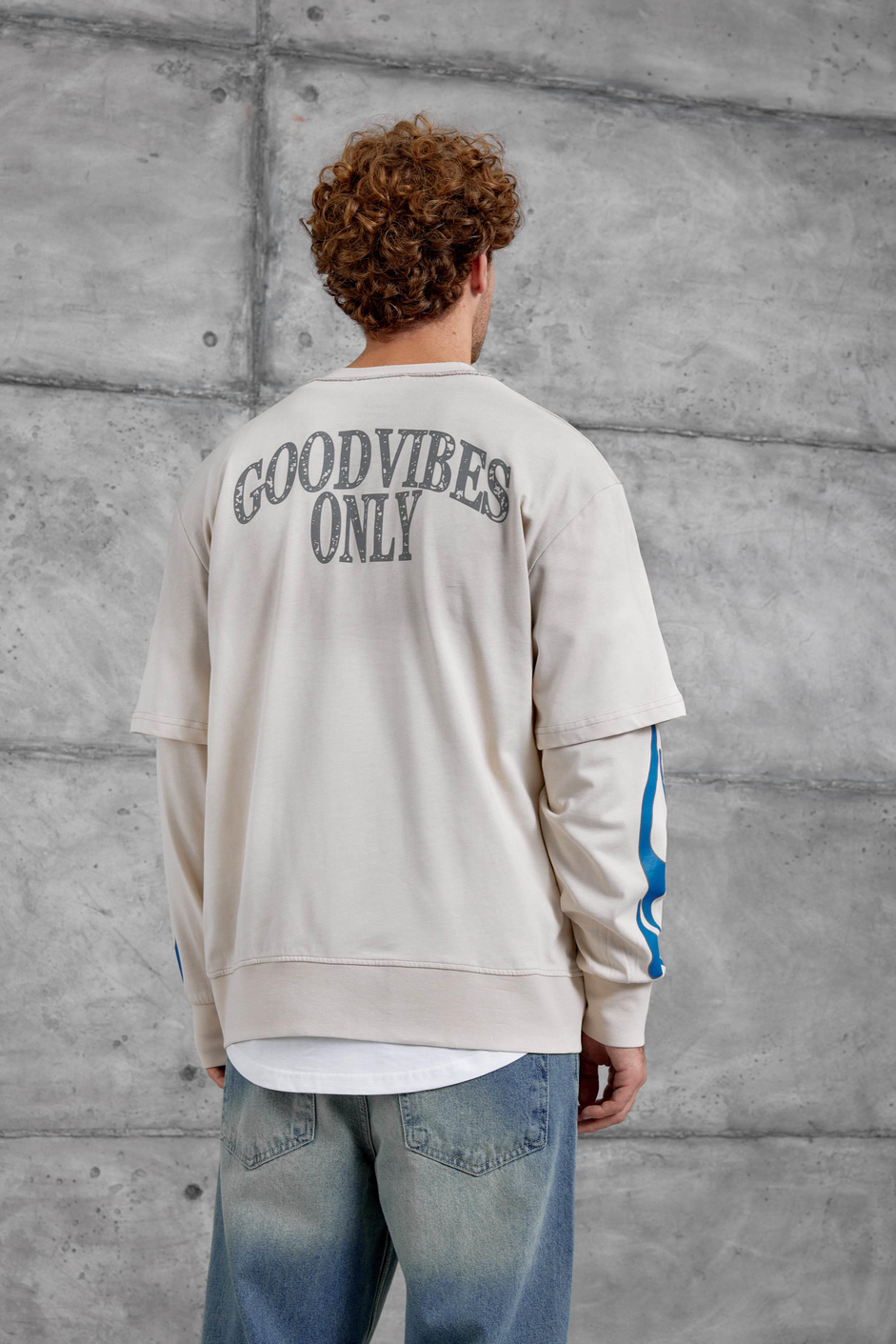 Krem KOLU ALEV BASKILI OVERSİZE SWEATSHIRT