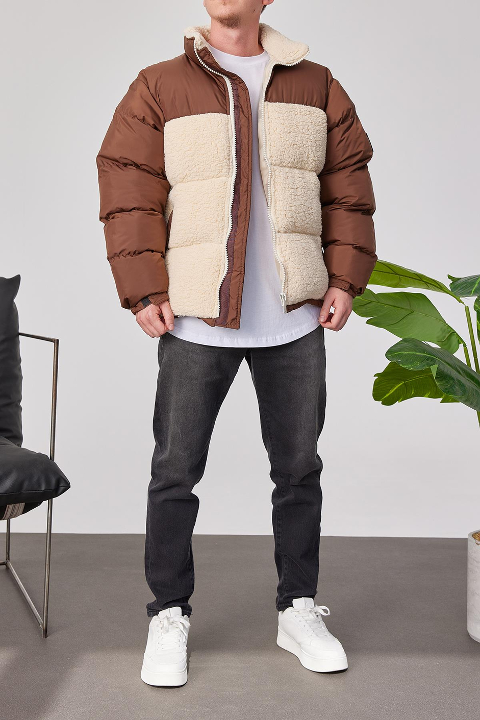 Krem Peluş Detaylı Kahverengi Mont