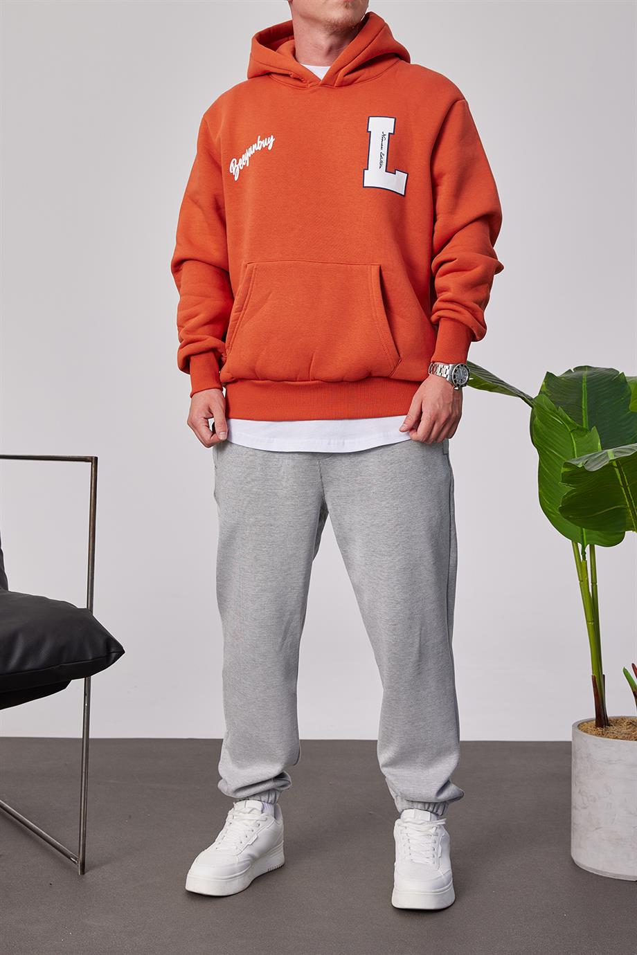 L Harf Baskılı Kiremit Kapüşonlu Sweatshirt