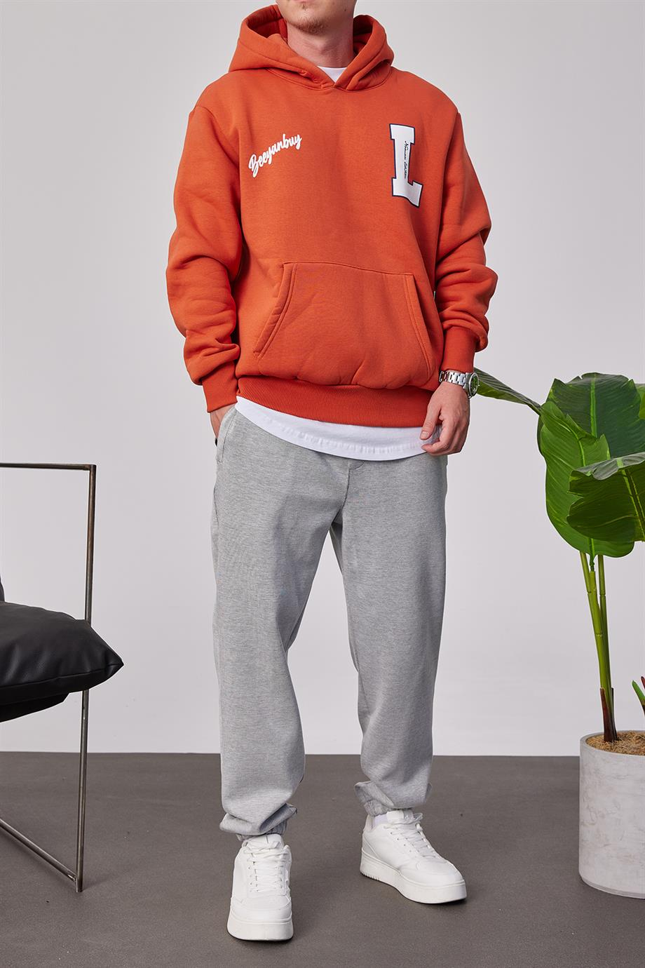 L Harf Baskılı Kiremit Kapüşonlu Sweatshirt