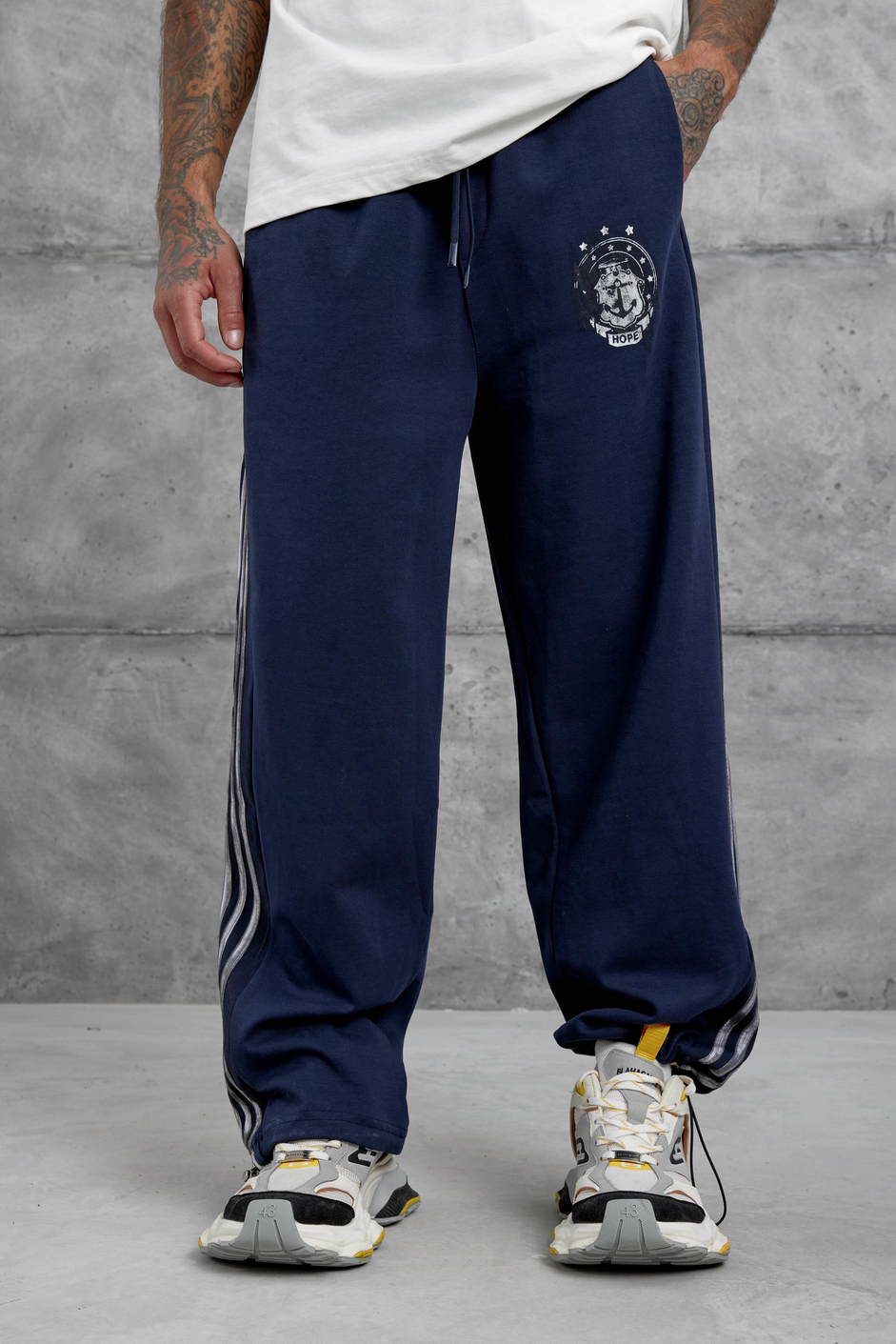 Lacivert Çizgili Arma Detaylı Baggy Eşofman
