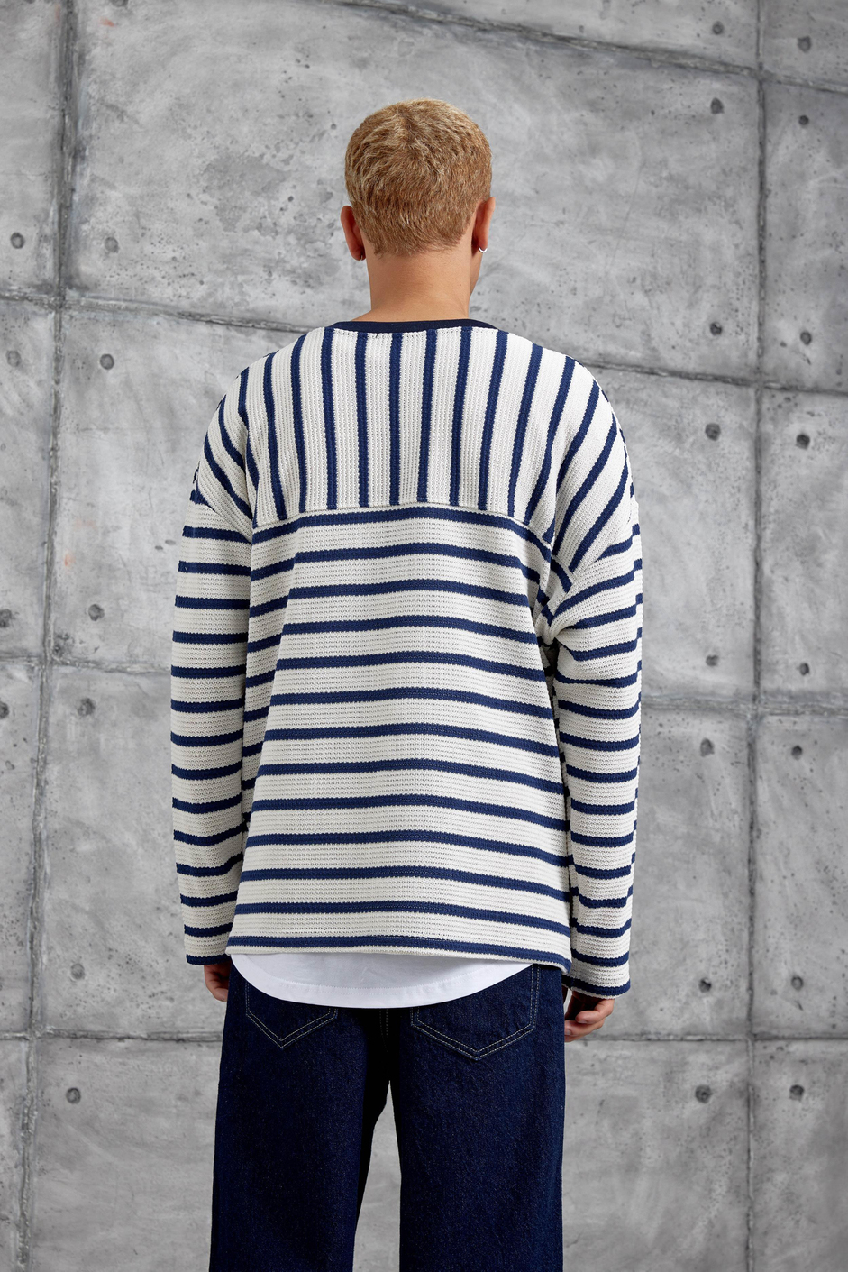 Lacivert ÇİZGİLİ V YAKA SWEATSHİRT