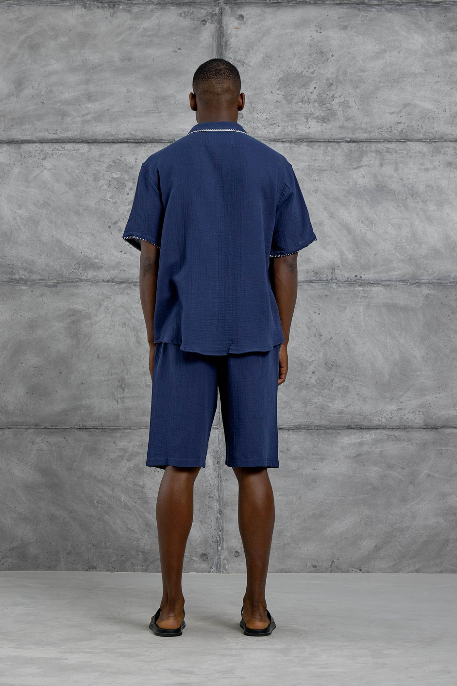Lacivert Oversize Yaprak Nakışlı Kısa Kollu Gömlek