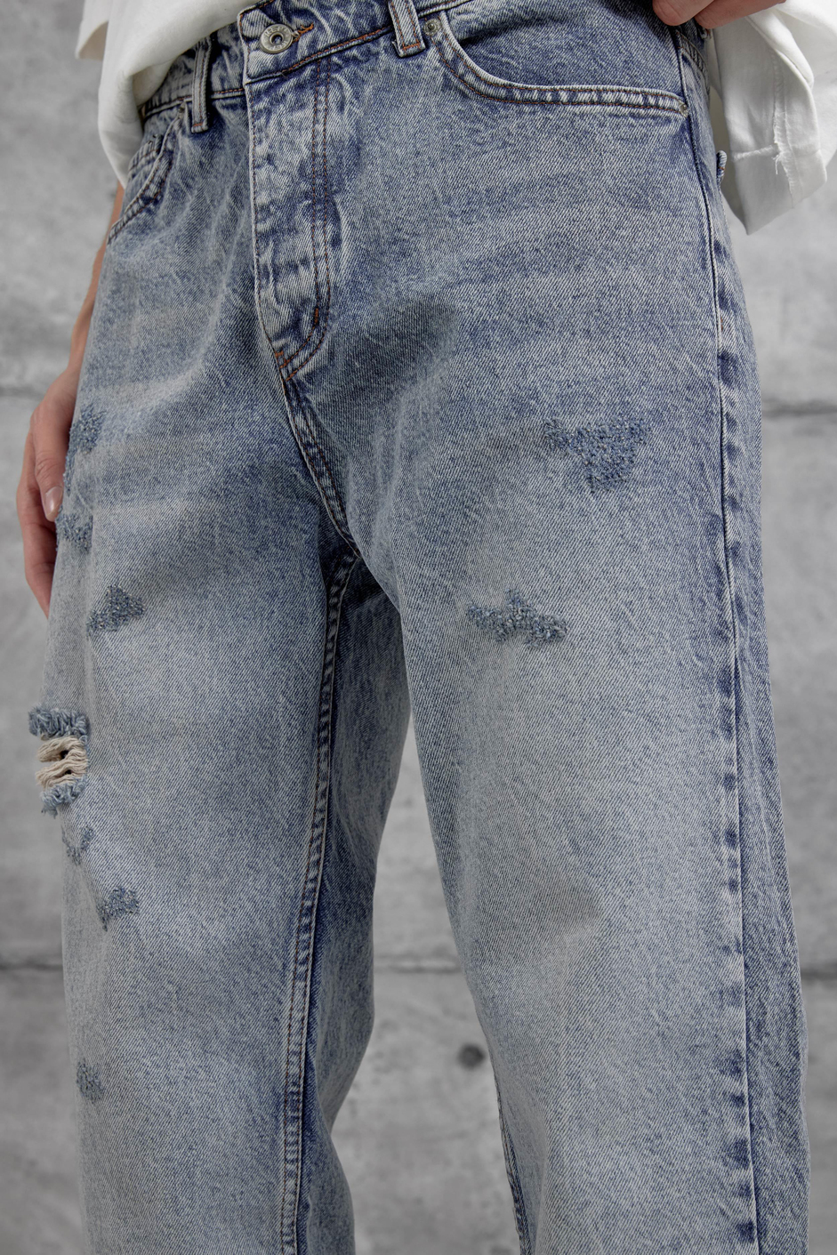 Mavi Yırtık Detaylı Baggy Jean