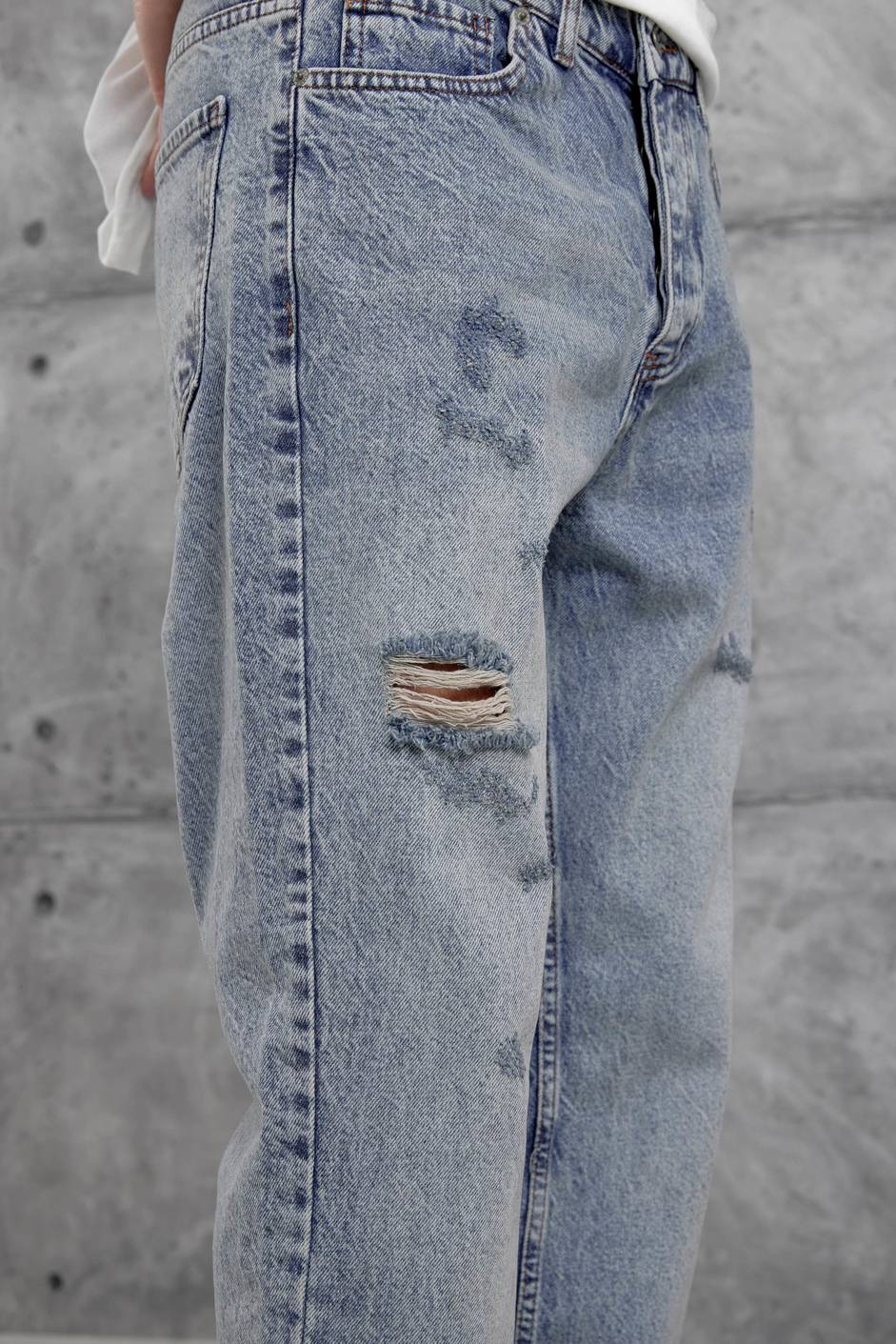 Mavi Yırtık Detaylı Baggy Jean