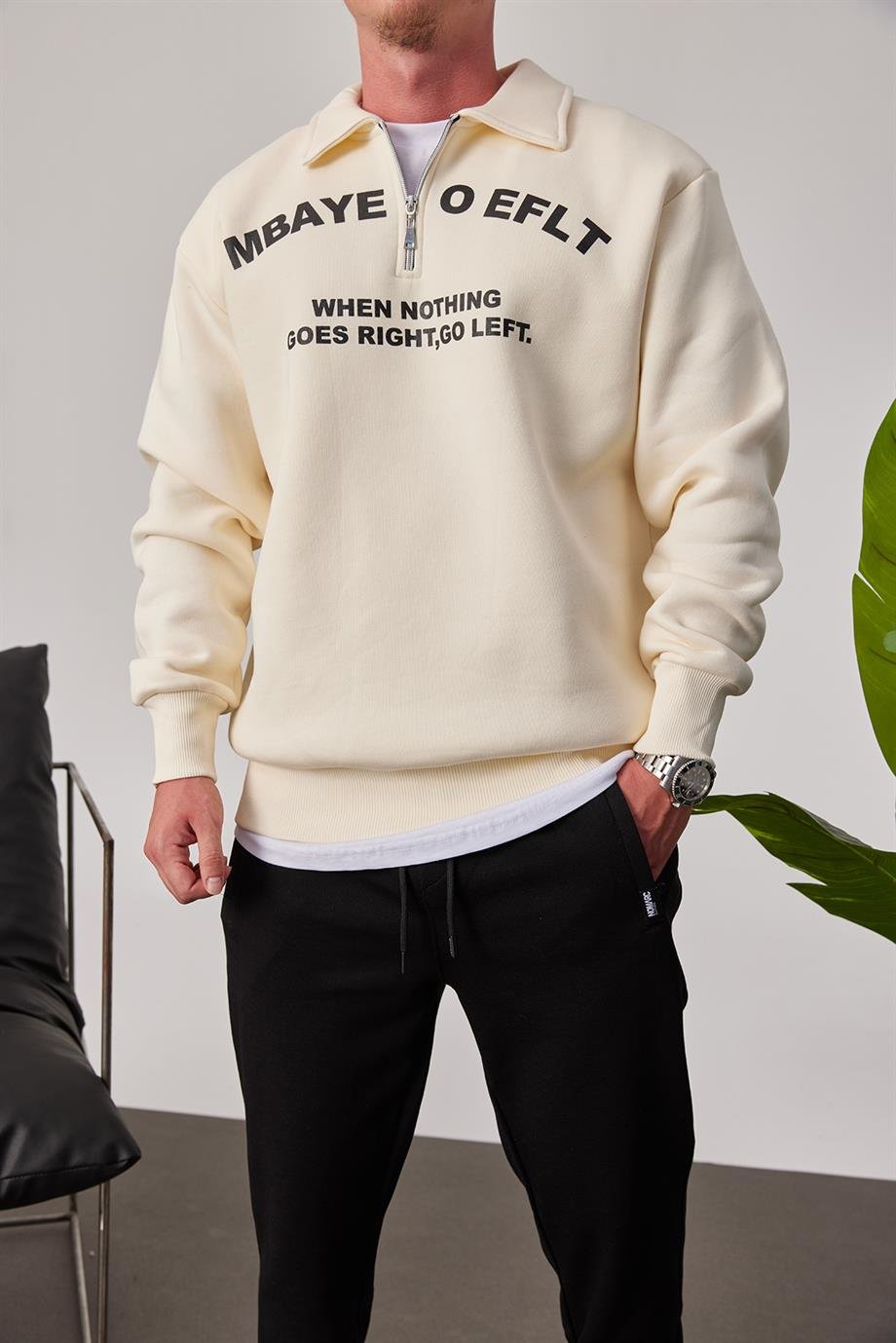 Mbaye Yakası Fermuarlı Krem Sweatshirt