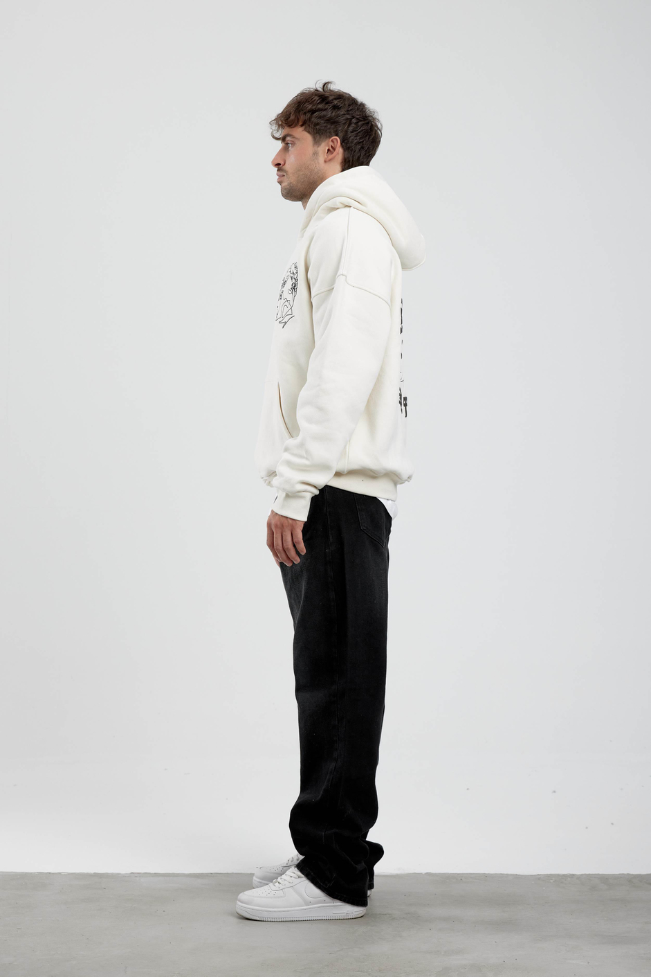 Nakışlı Heykel Baskılı Beyaz Kapüşonlu Sweatshirt