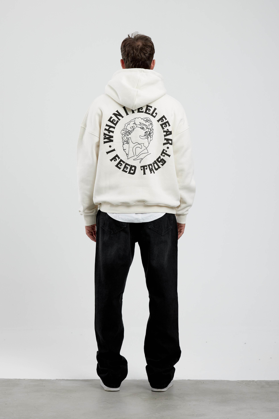 Nakışlı Heykel Baskılı Beyaz Kapüşonlu Sweatshirt