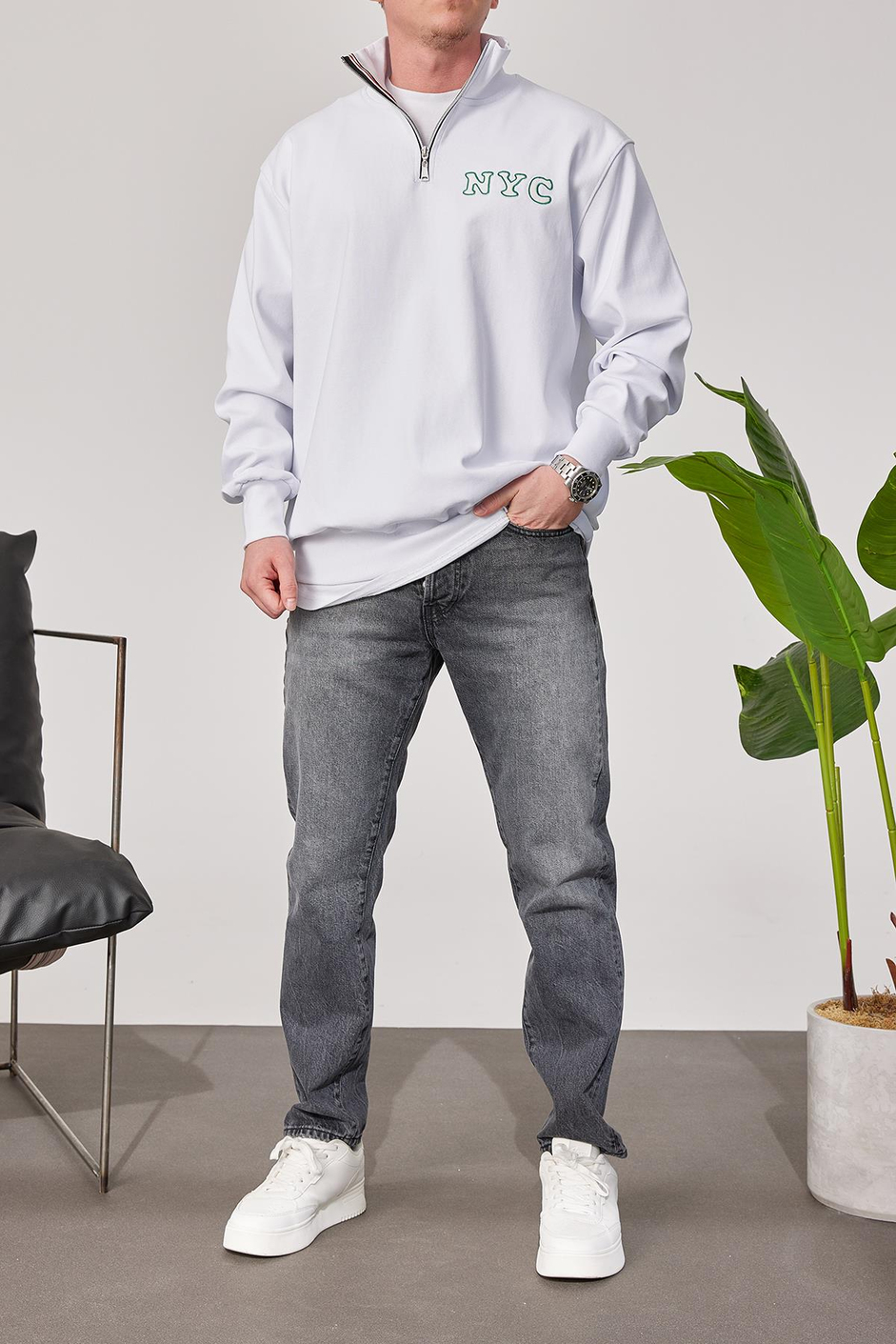 NYC Yakası Fermuarlı Beyaz Sweatshirt