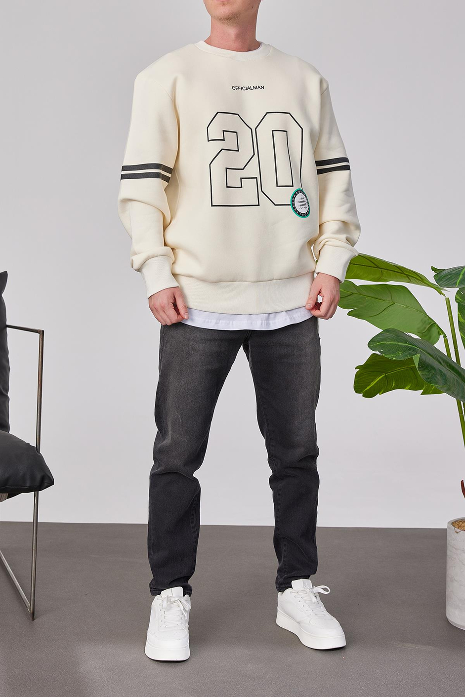 Officialman Krem Sweatshirt