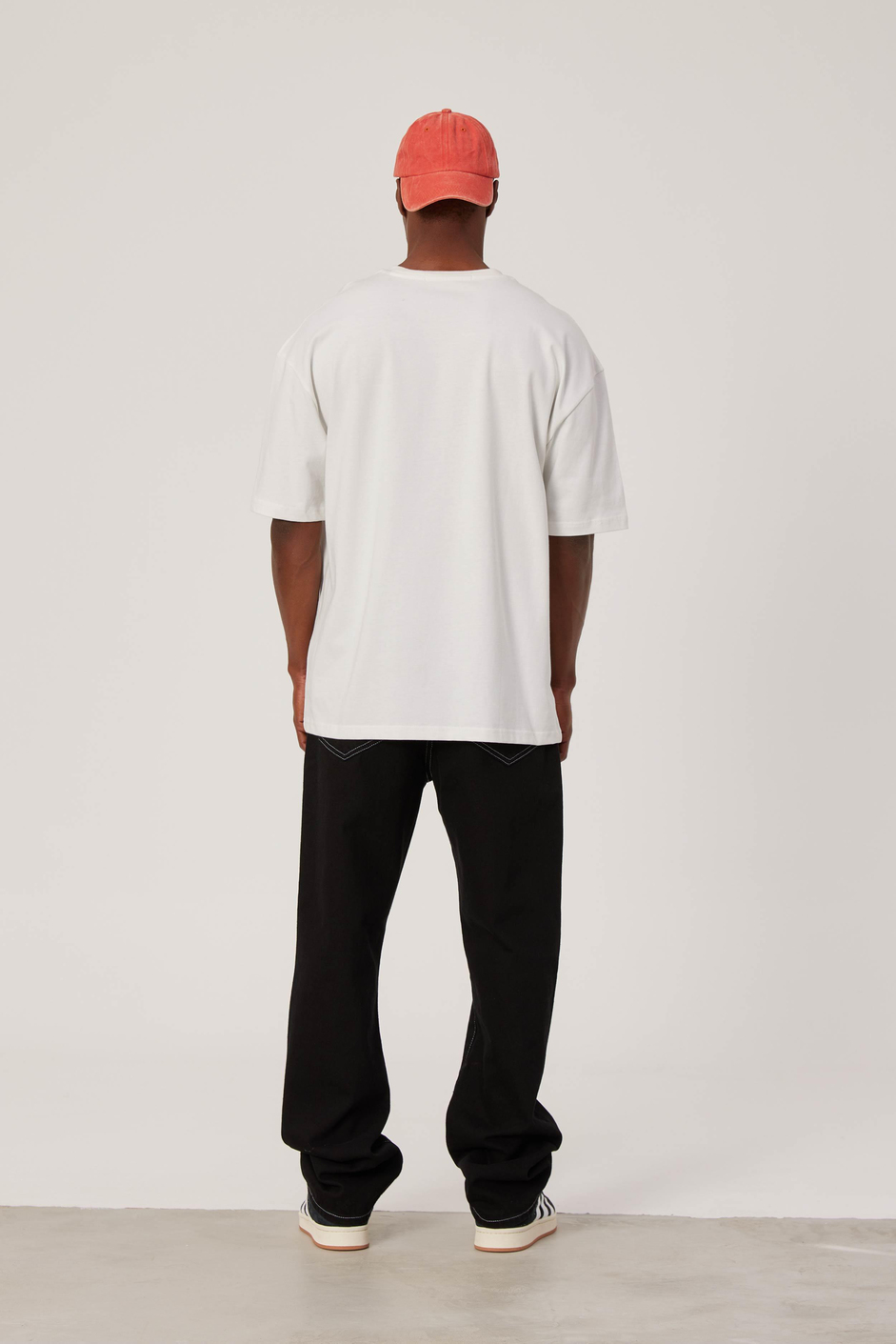 Önü Yazılı Beyaz Tshirt