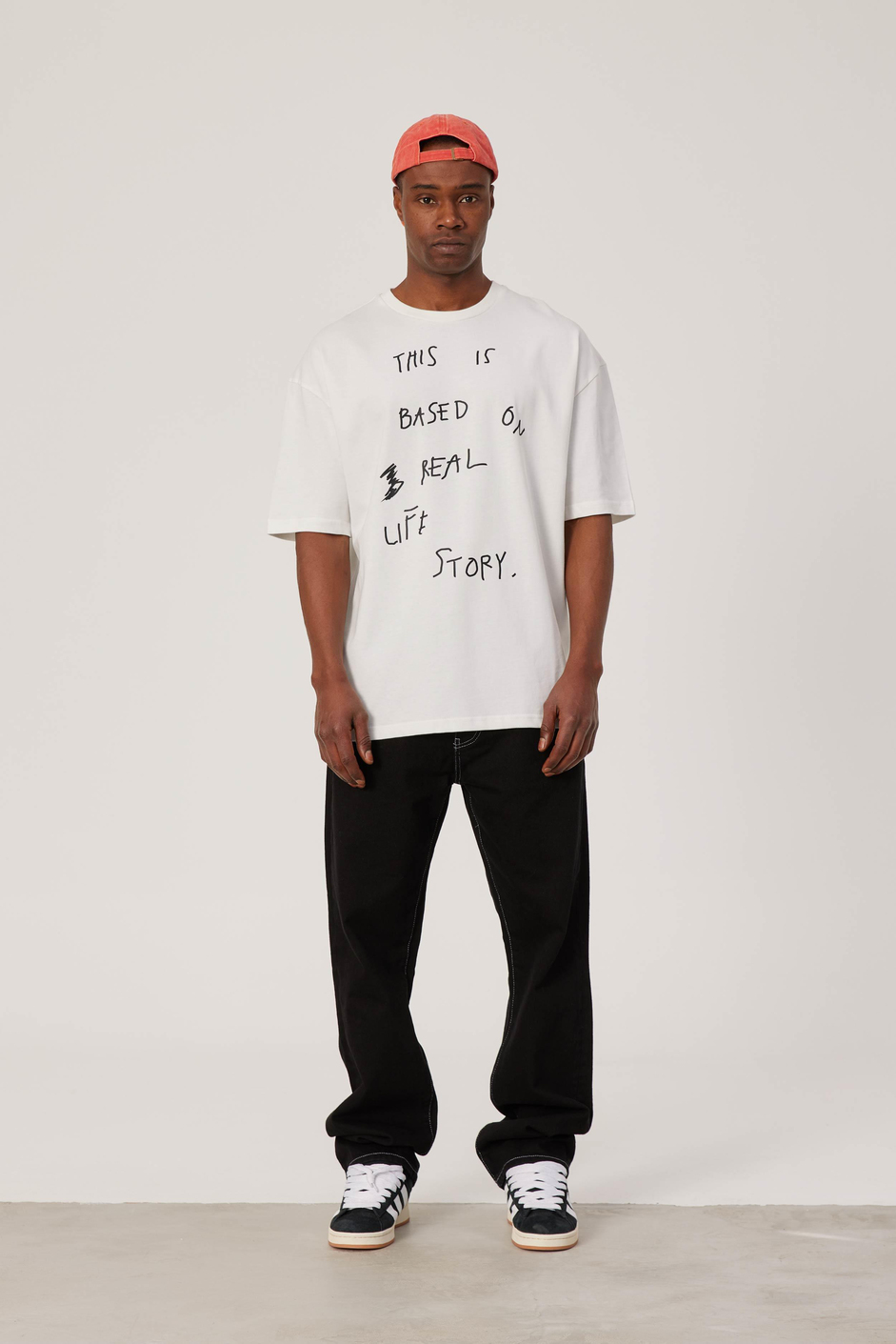 Önü Yazılı Beyaz Tshirt
