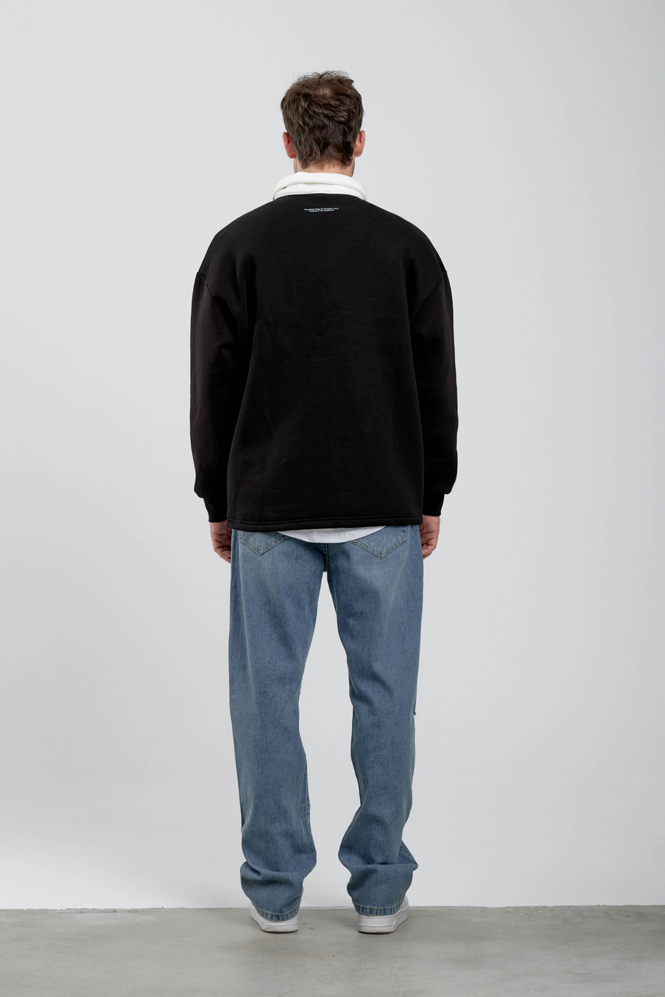 Peacefulness Yazılı Yakalı Siyah Sweatshirt