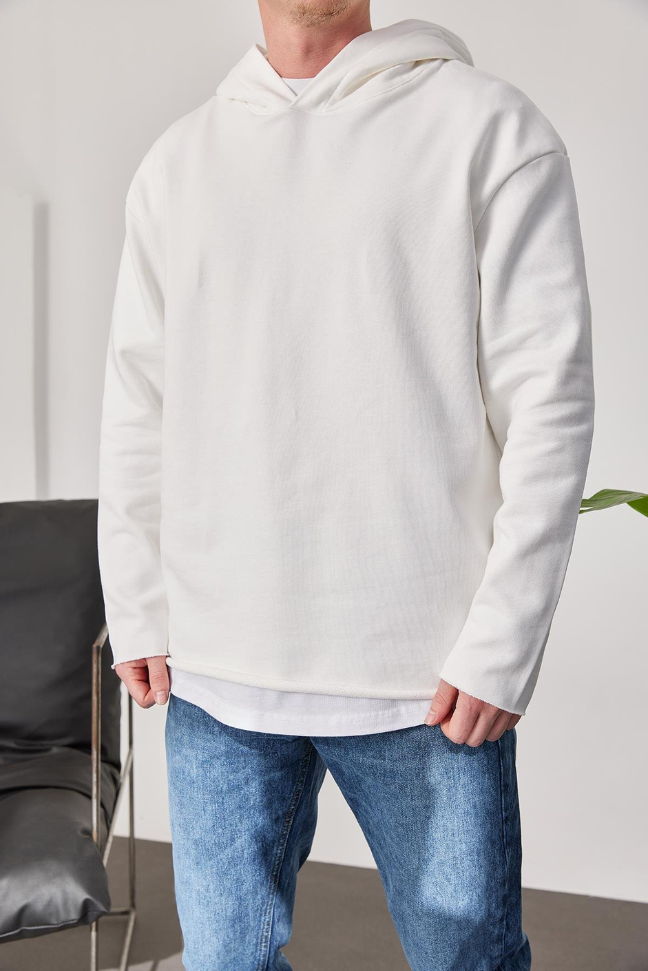 Pis Etek Kapüşonlu Beyaz Sweatshirt