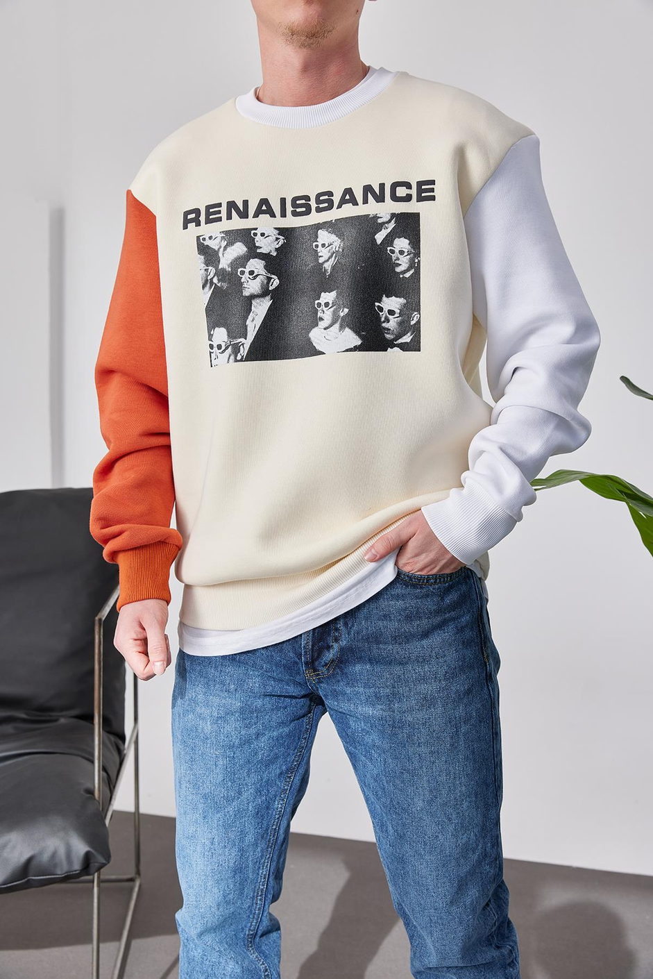 Renaissance Krem Sweatshirt