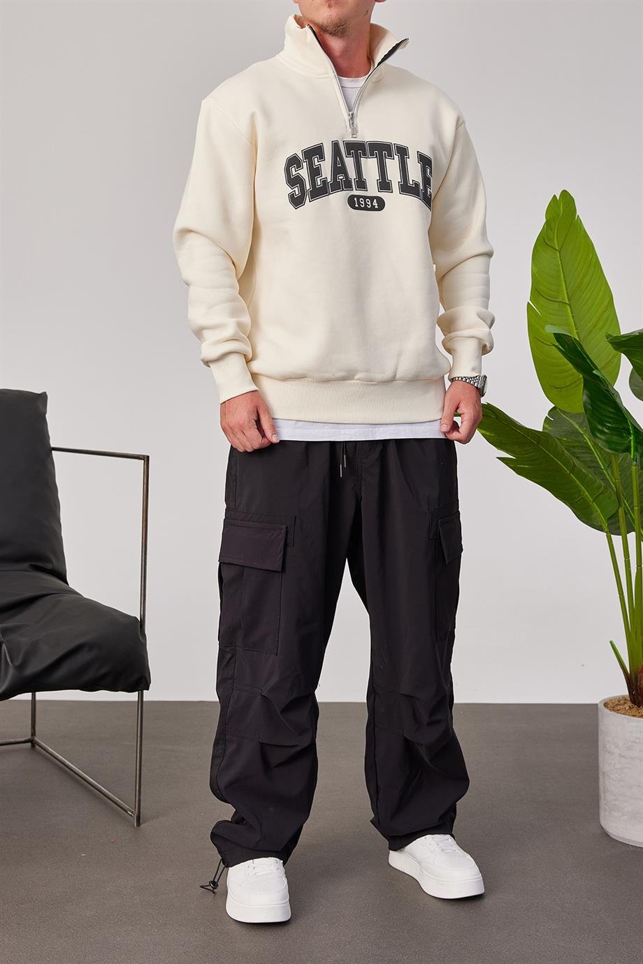 Seattle Yakası Fermuarlı Krem Sweatshirt