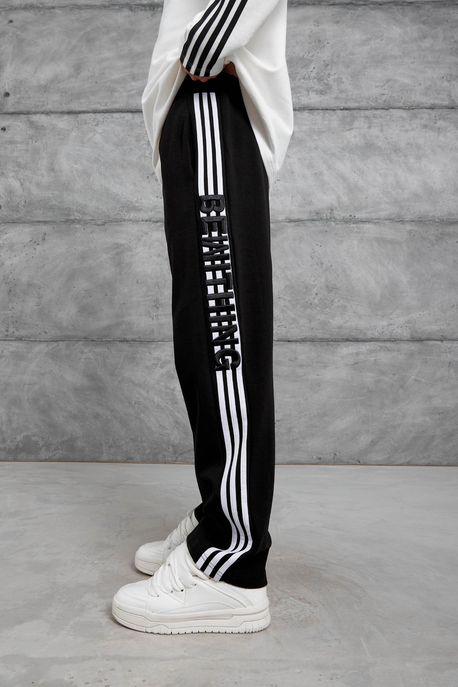 Siyah Bewithing Yazılı Baggy Kalıp Eşofman Altı