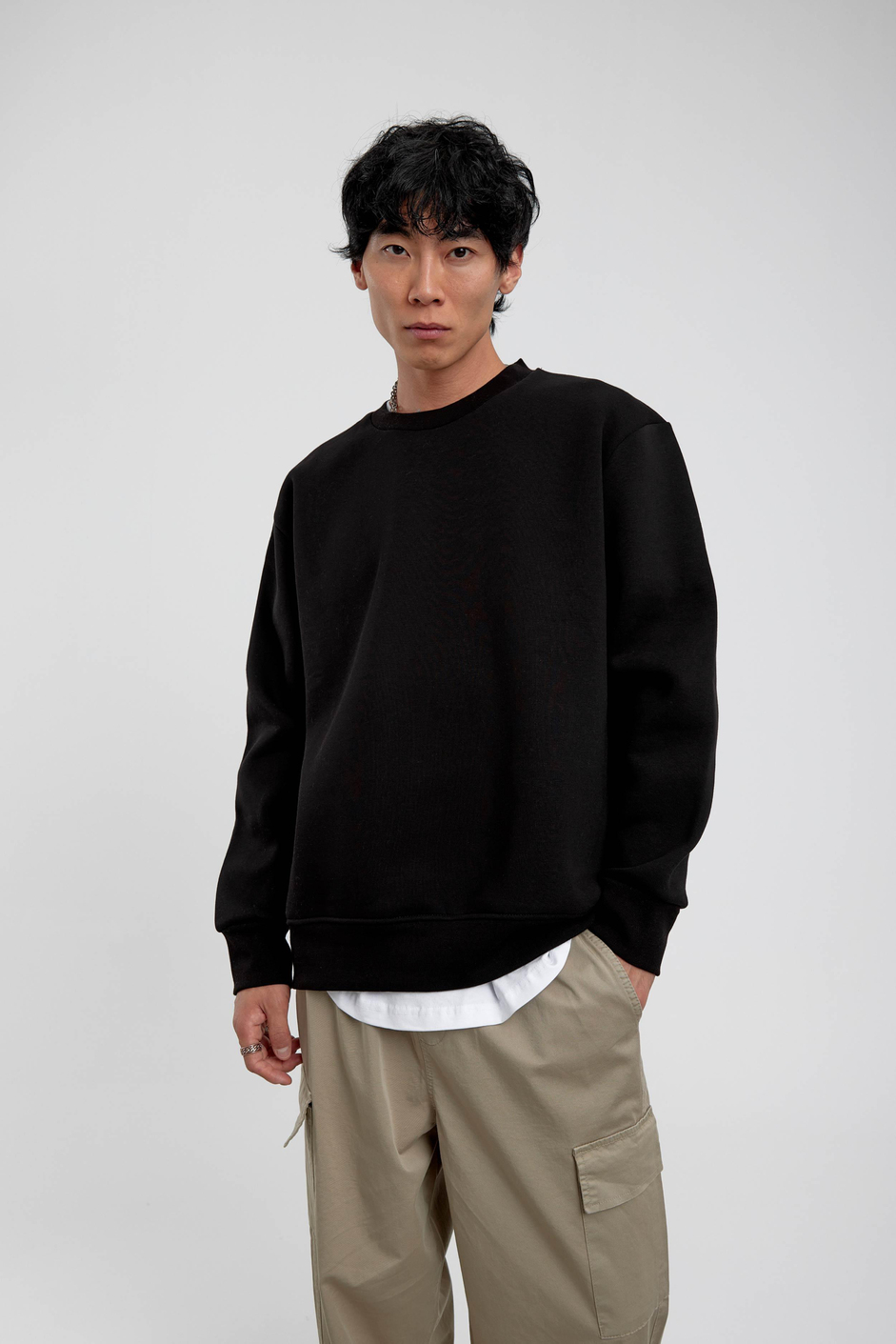 Siyah Bisiklet Yaka Basic Şardonlu Sweatshirt