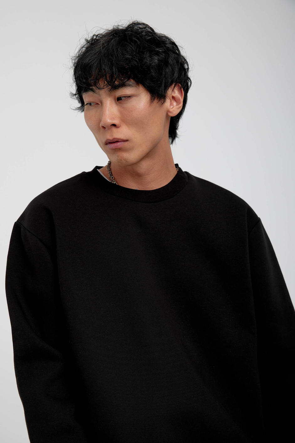 Siyah Bisiklet Yaka Basic Şardonlu Sweatshirt