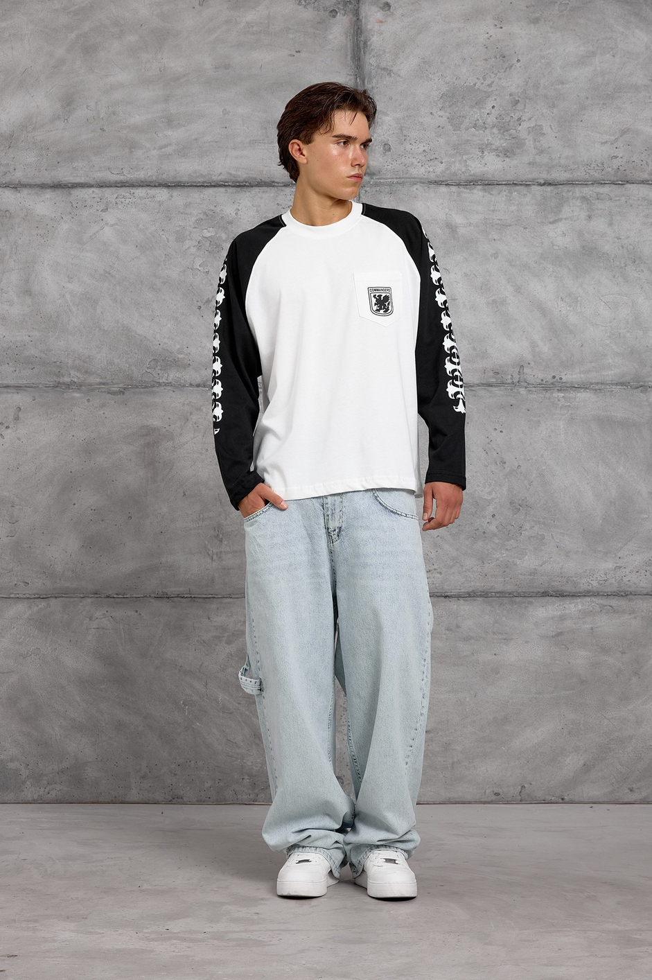 Siyah CEPLİ OVERSIZE SWEATSHIRT