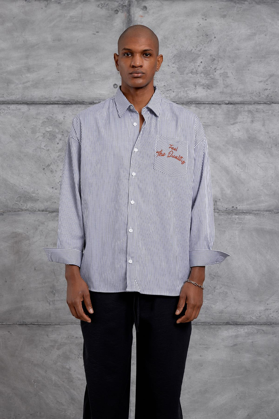 Siyah CIZGI ARKA BASKI OVERSIZE GOMLEK