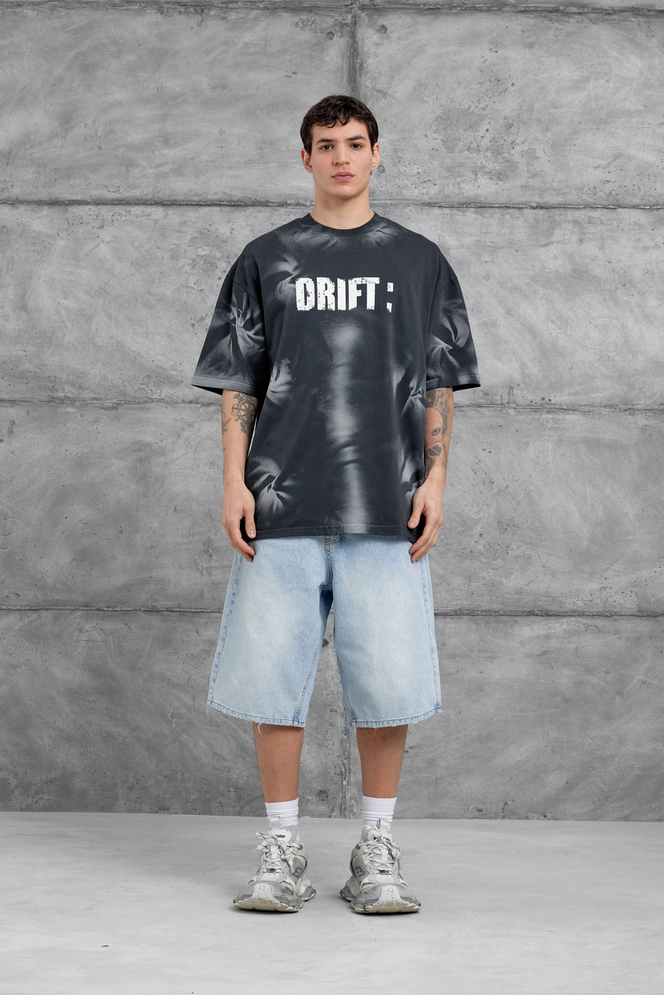 Siyah Drift Yazılı Yıkamalı Oversize Tshirt