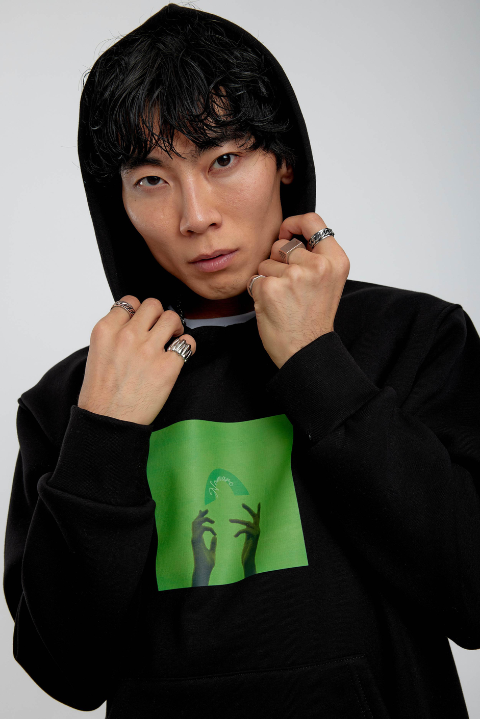 Siyah El Baskılı Kapüşonlu Sweatshirt