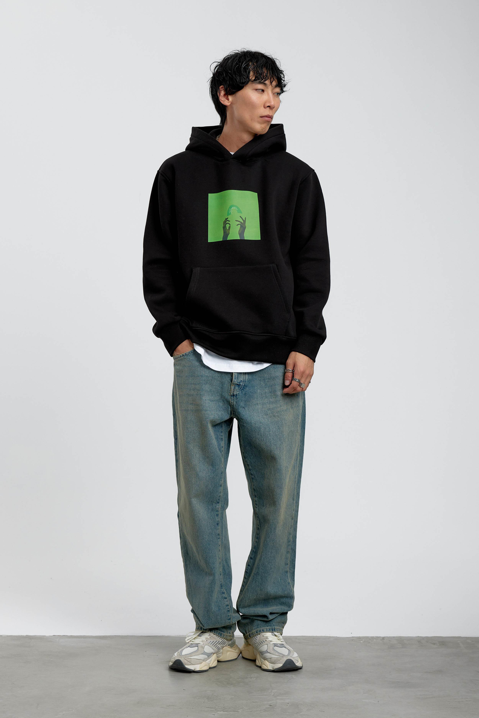 Siyah El Baskılı Kapüşonlu Sweatshirt