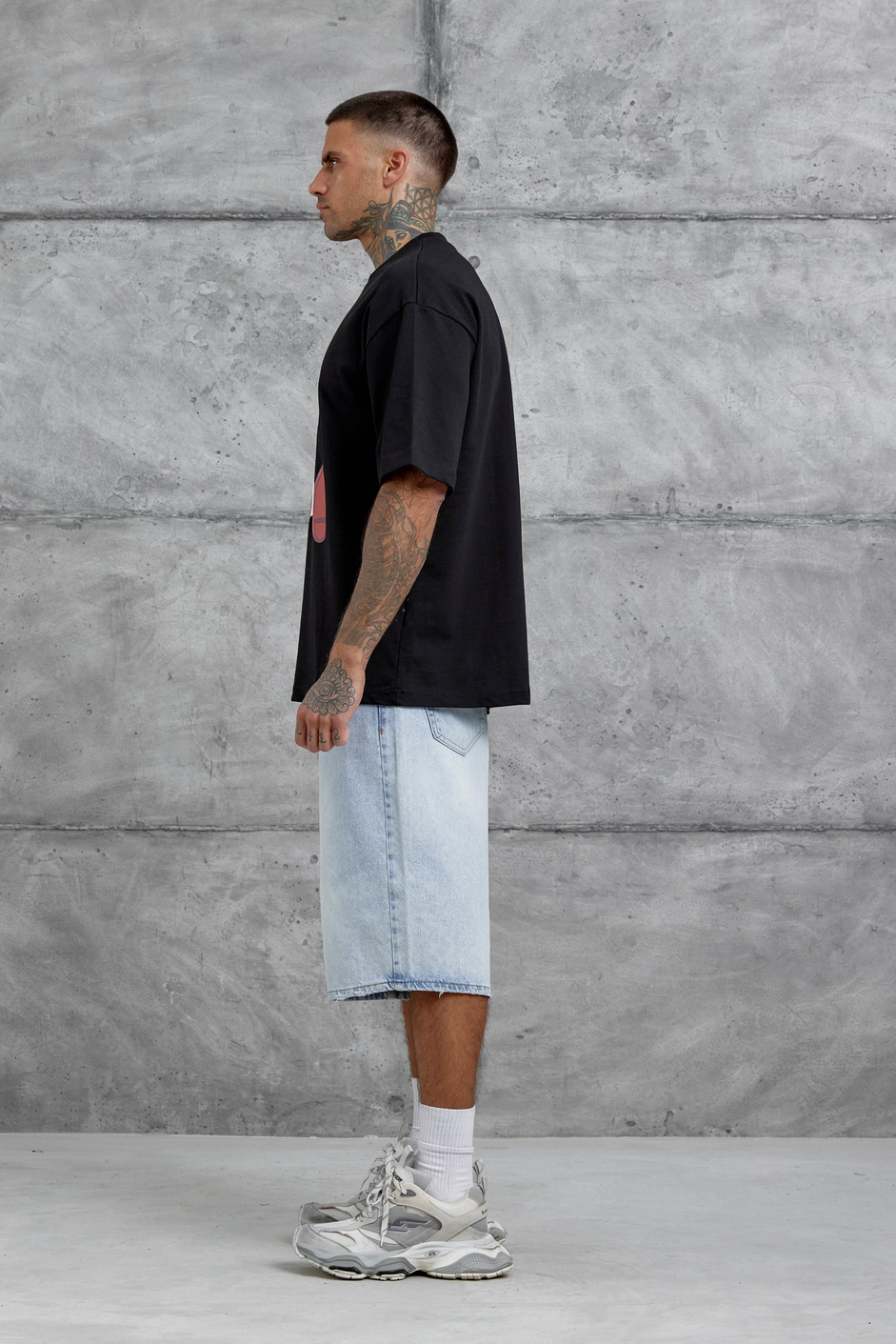 Siyah Figür Baskılı Oversize Tshirt