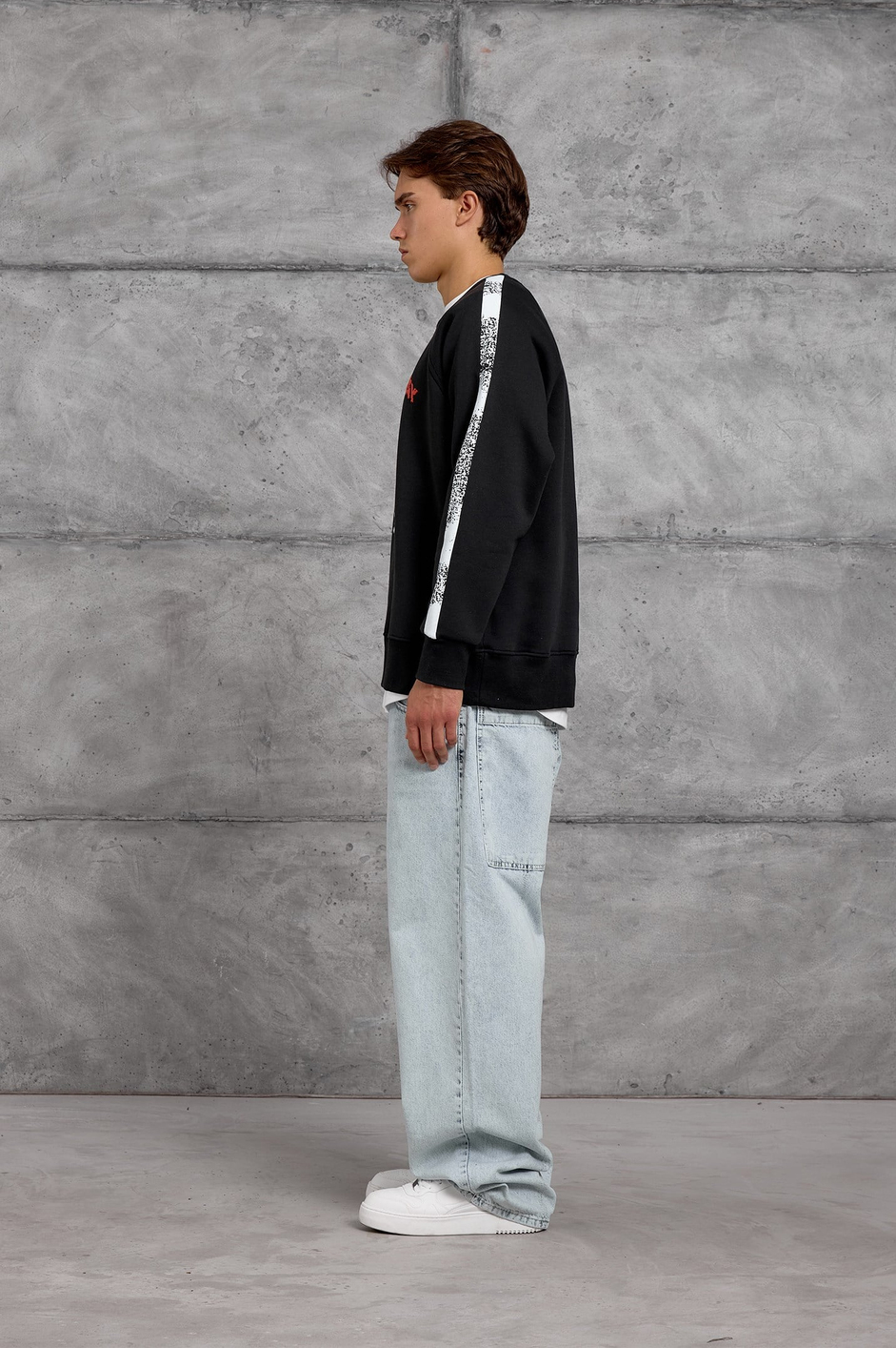 Siyah FIRÇA BOYALI SWEATSHIRT