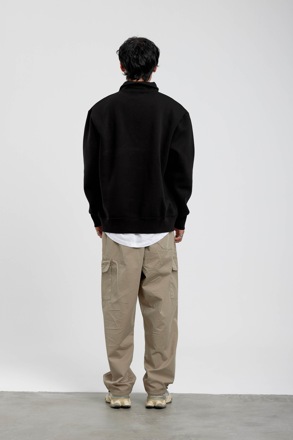 Siyah Hello Yazılı Yarım Fermuarlı Sweatshirt