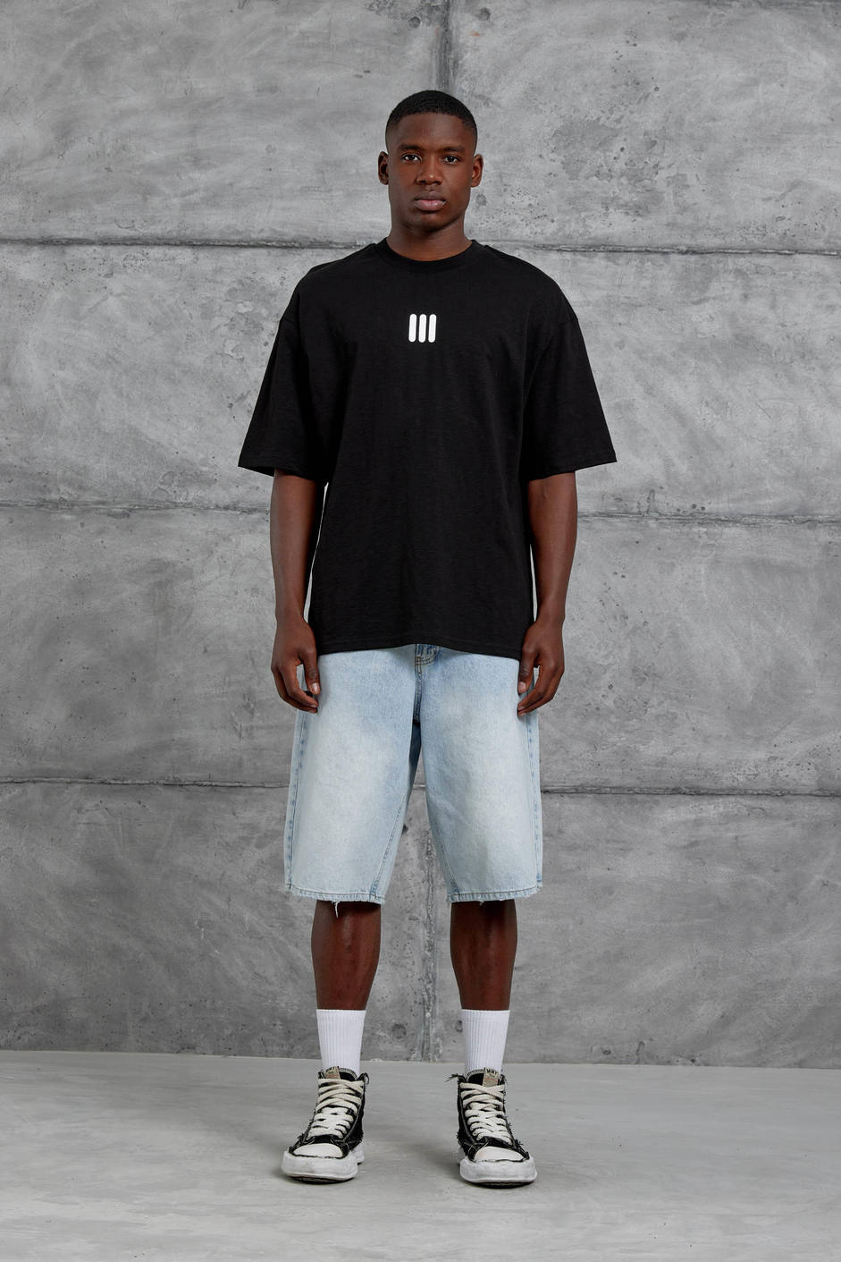 Siyah III Baskılı Flamlı Kumaş Oversize Tshirt