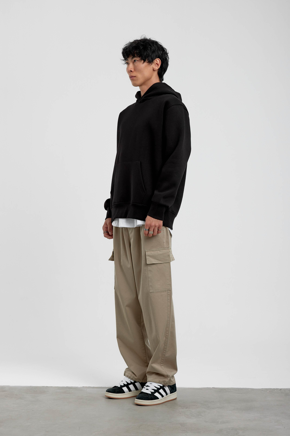 Siyah Kapüşonlu Basic Şardonlu Sweatshirt