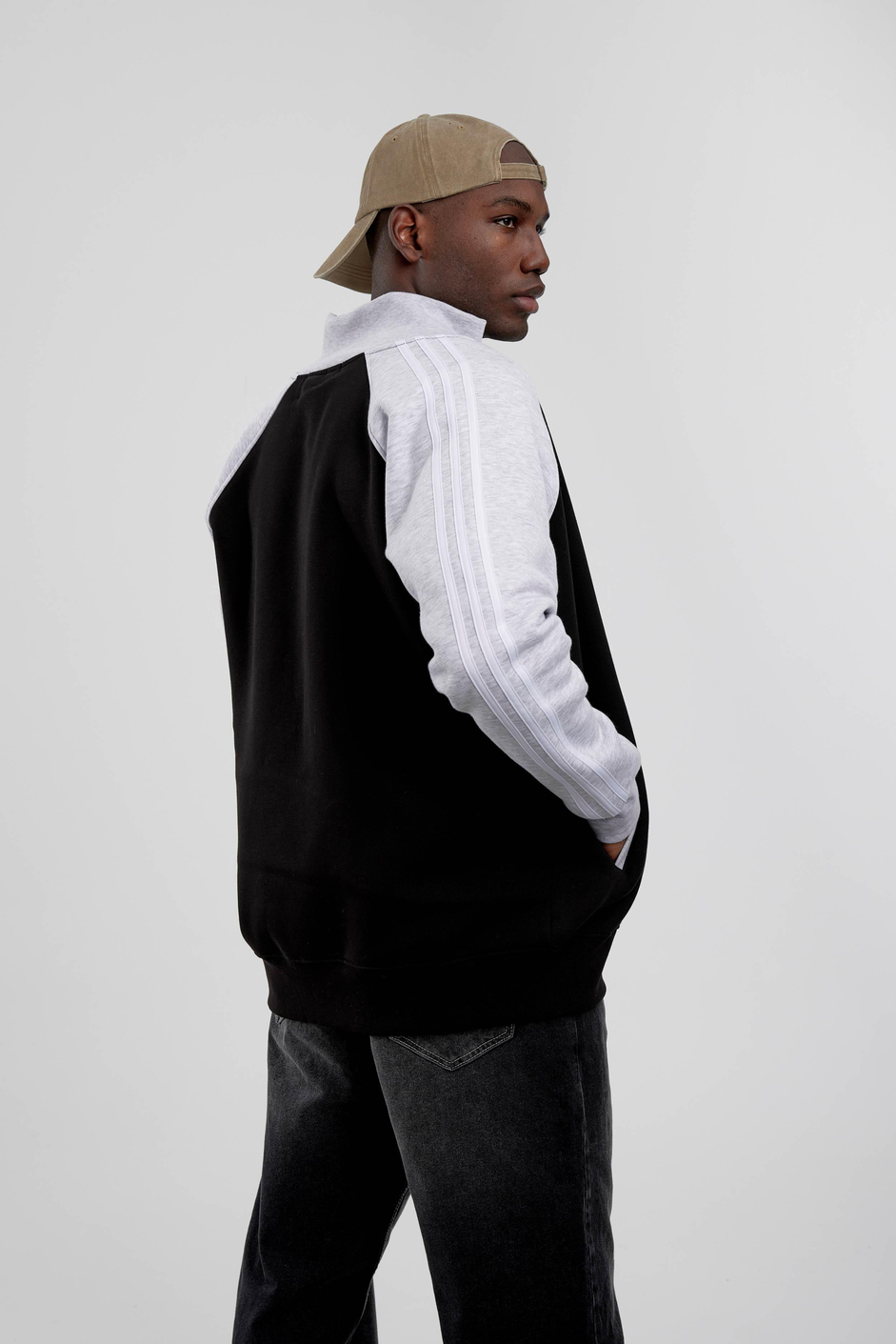 Siyah Kolu 3 Çizgili Fermuarlı Sweatshirt